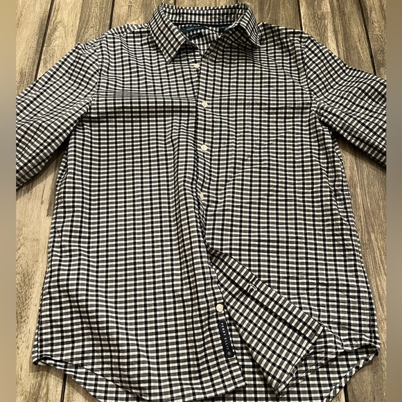 Perry Ellis stretch button up size medium. Gently used. - Picture 1 of 5